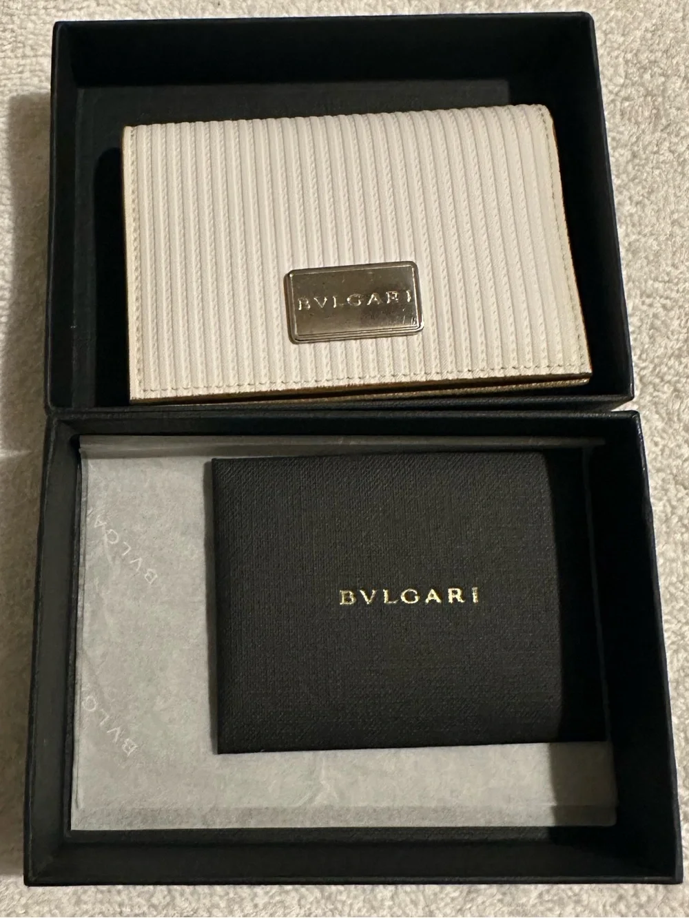 BVLGARI White Leather Card Holder Wallet Full Set Box Authentic Unisex